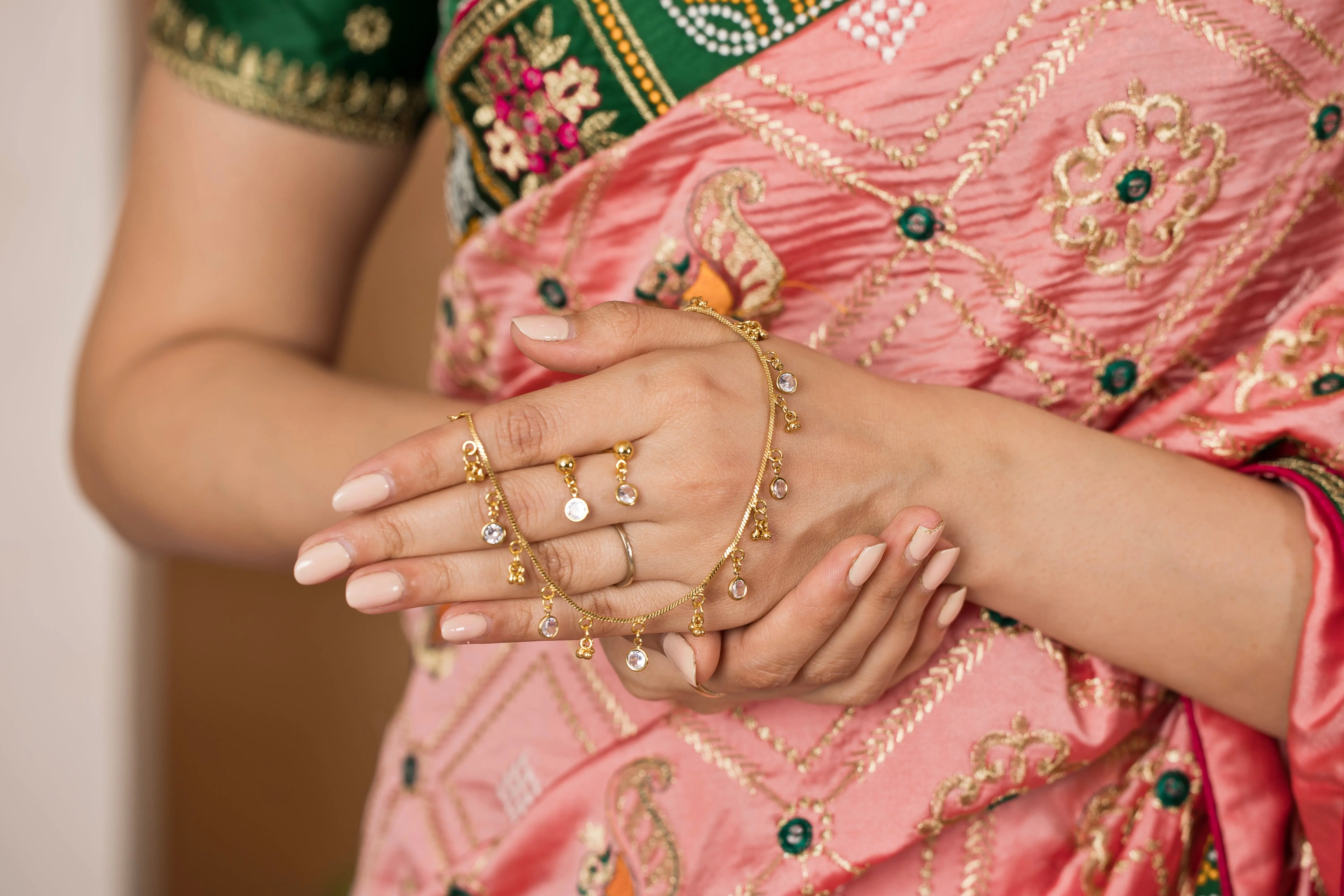 Shakira Gold Plated Tanmaniya  for women pzmo