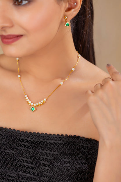 Mehira Green chain pendant set