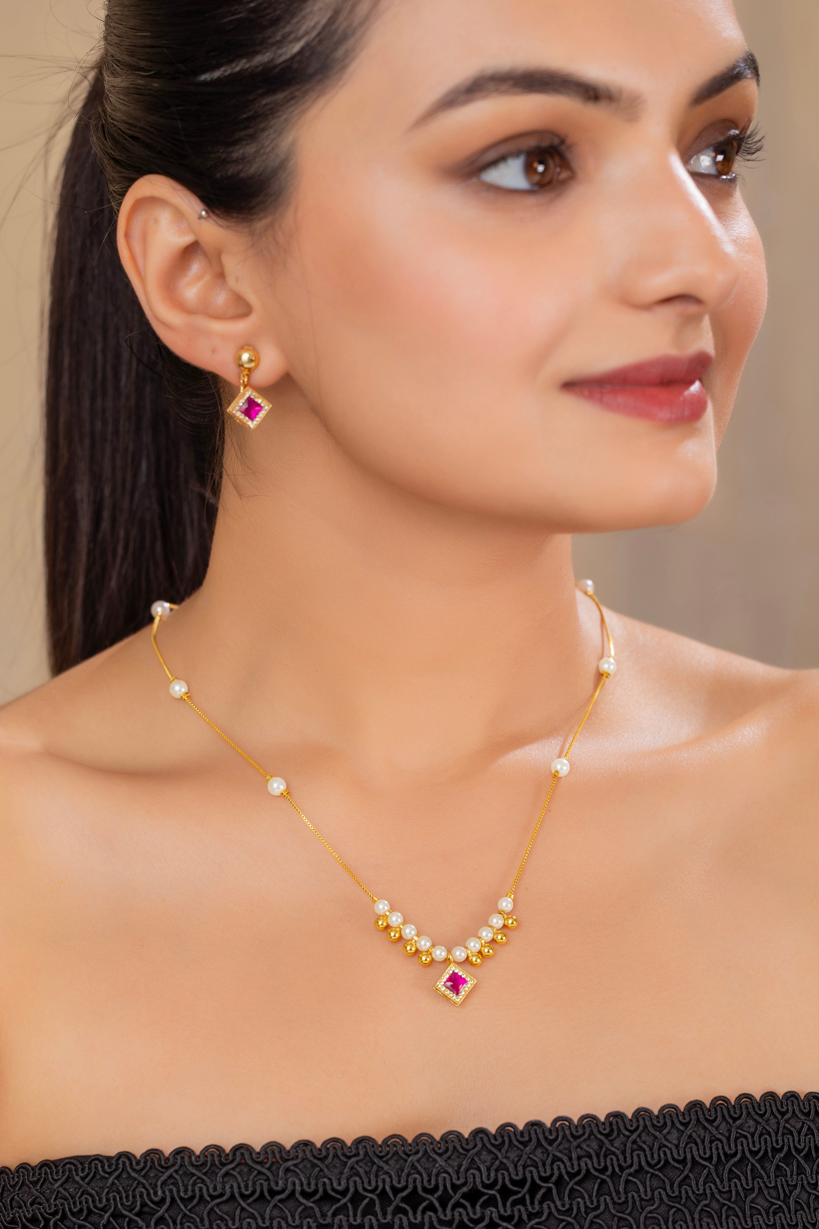 Mehira Pink chain pendant set PZMO