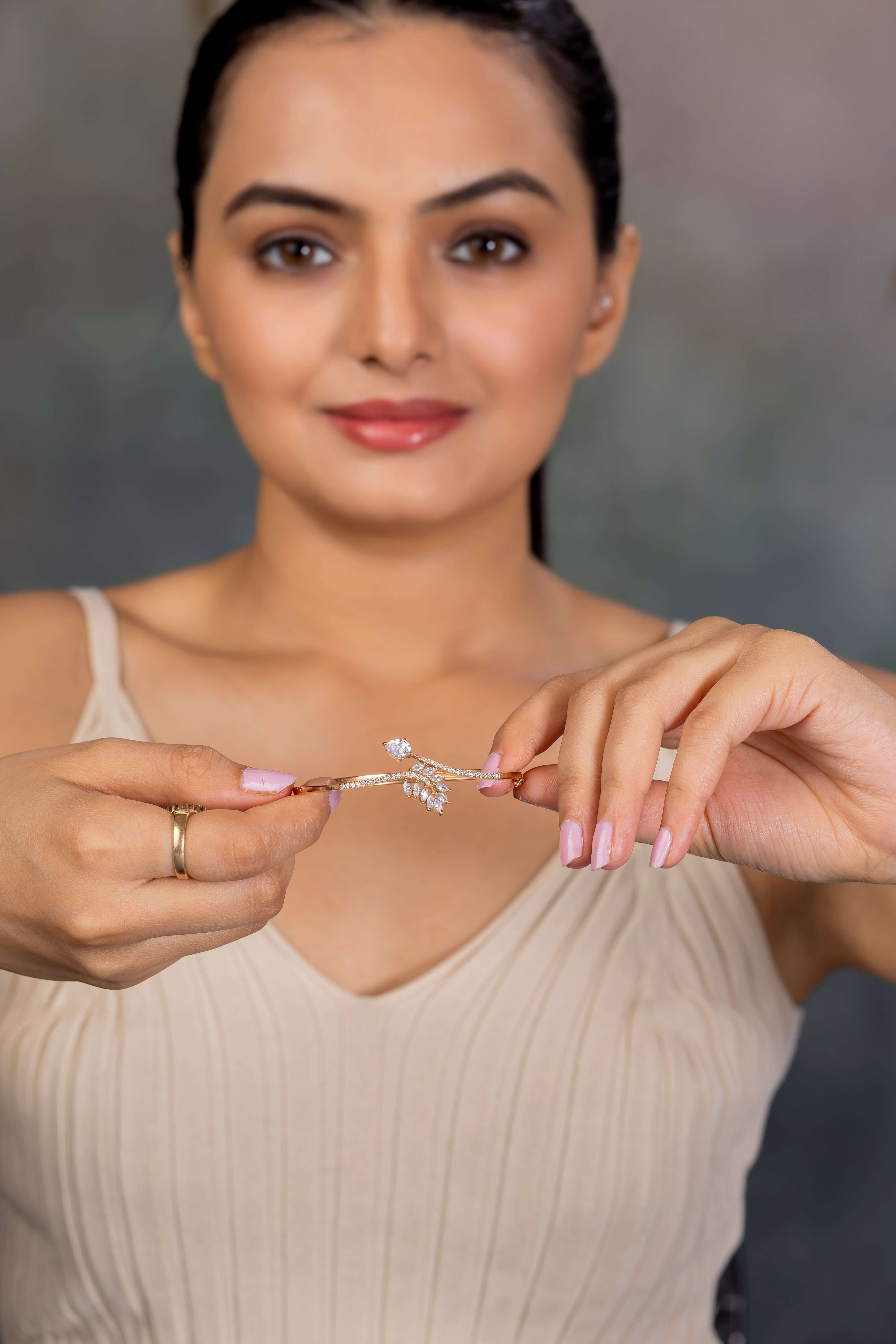 Nayra Gold  kada bracele,Jewellery View, pzmo