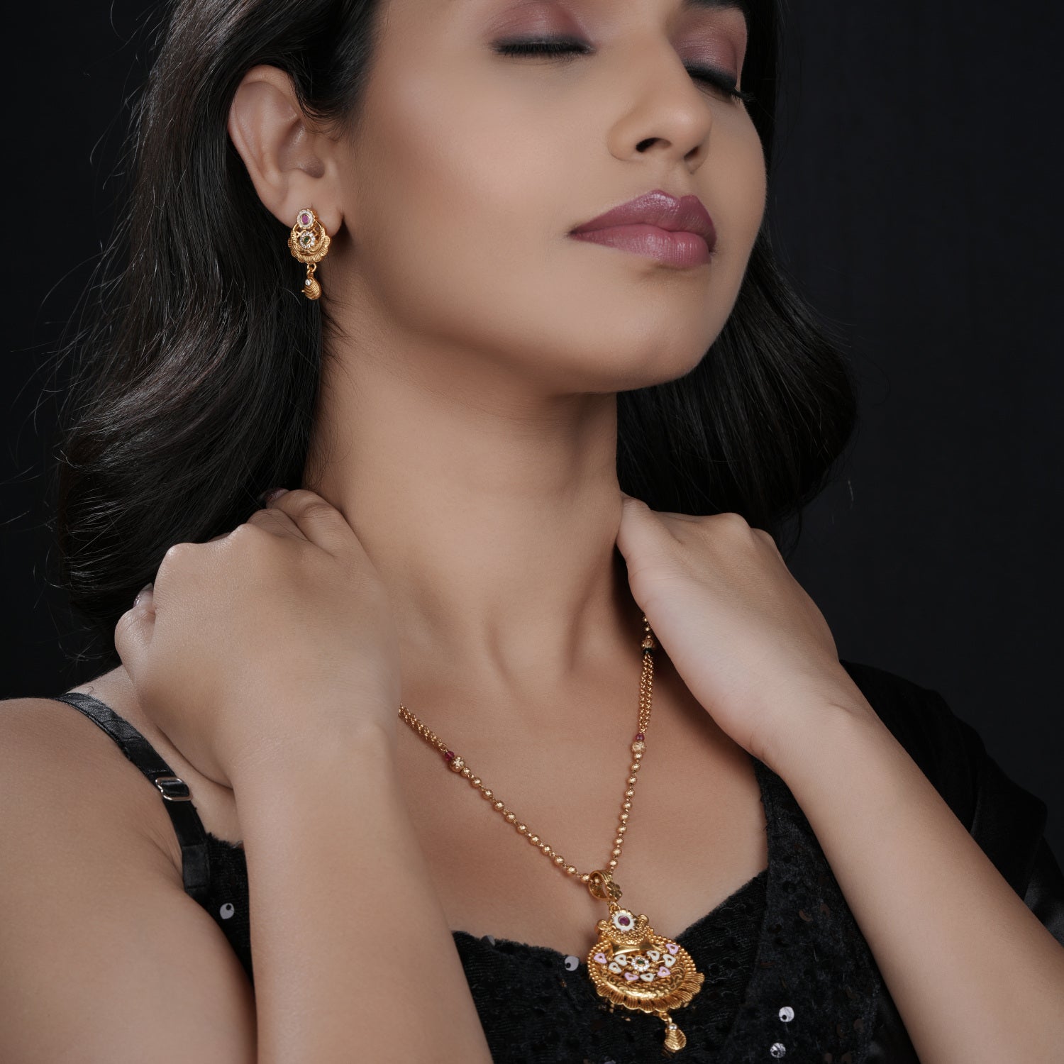 Samantha Gold Plated Chain Pendant Set PZMO