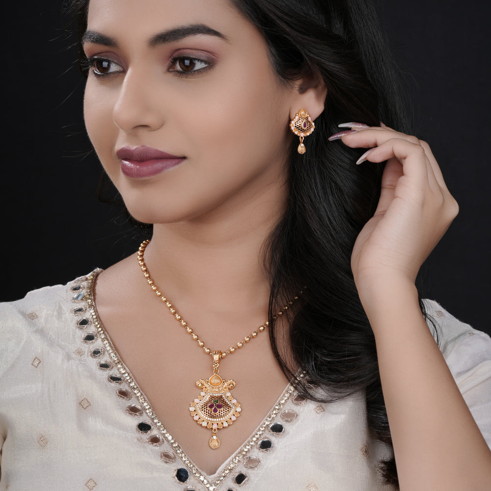 Charm Gold Plated Chain Pendant Set