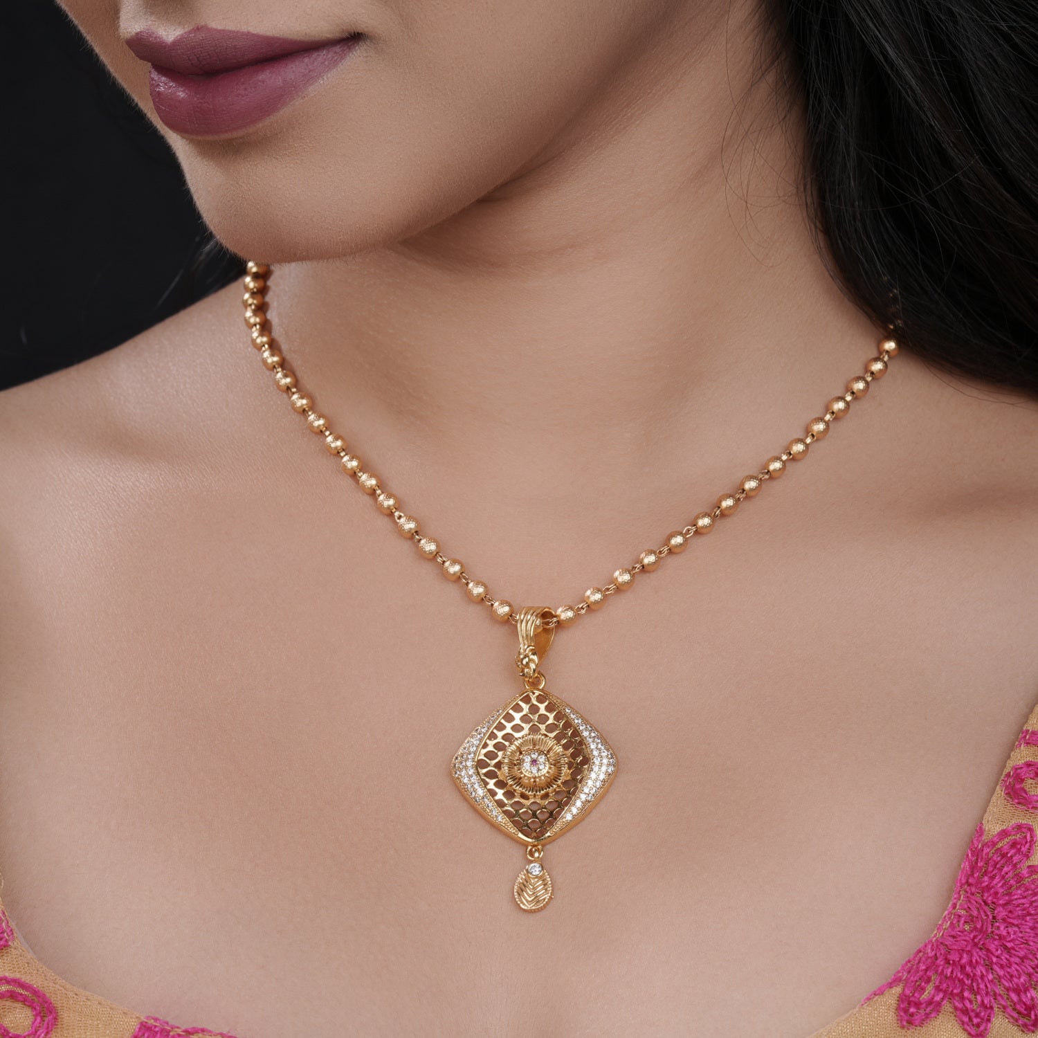 Zinnia Gold Plated Chain Pendant Set - PZMO